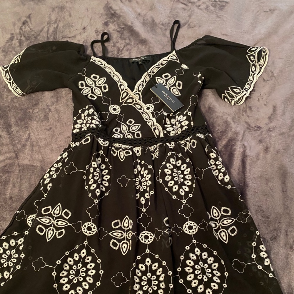 Embroidered b/w dress